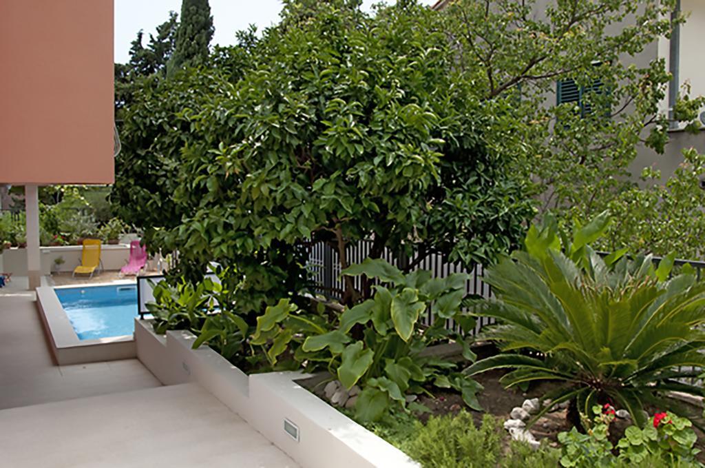 Poolside Paradise - A Hidden Gem In Split Buitenkant foto