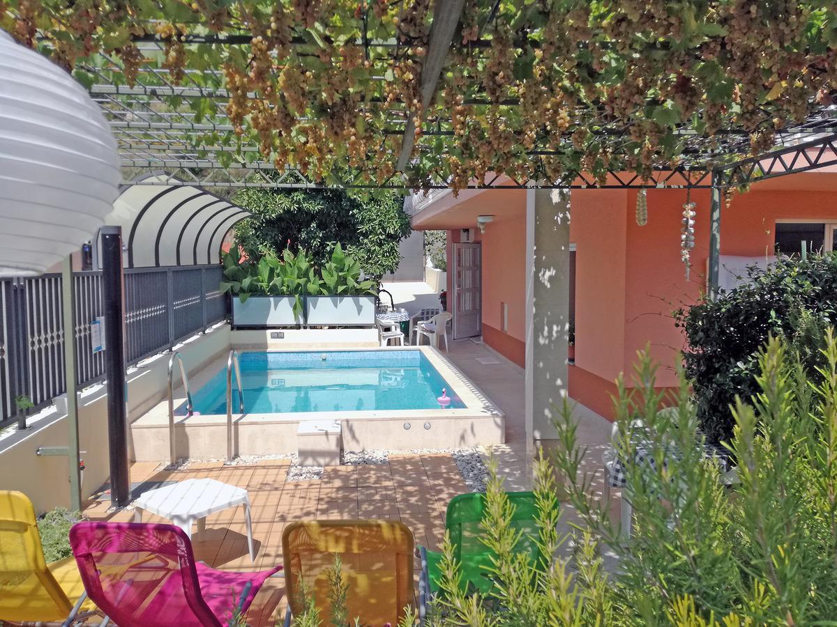 Poolside Paradise - A Hidden Gem In Split Buitenkant foto